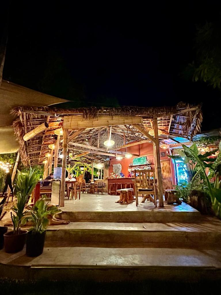 Nakabalo Guesthouse & Restaurant Siquijor Exteriör bild
